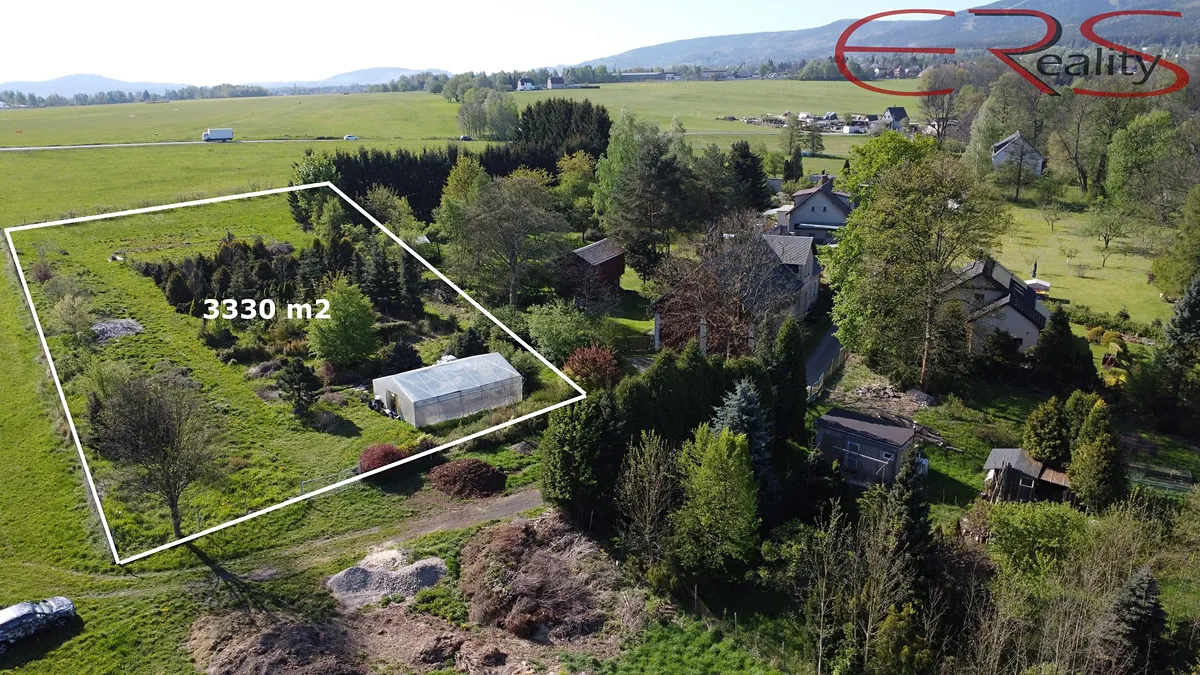 Prodej stavebního pozemku 3330 m²